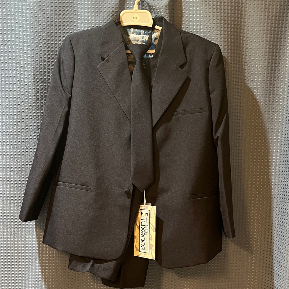 Navy Suit Jacket, Vest, Pants and Tie Set